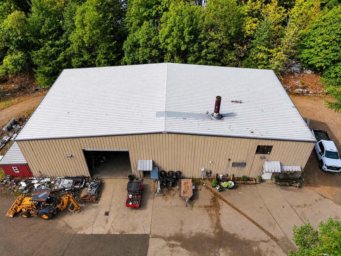 Commercial composition asphalt shingle roof